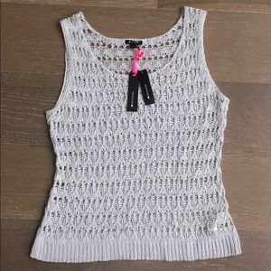 Sleeveless Gray Knit Sweater